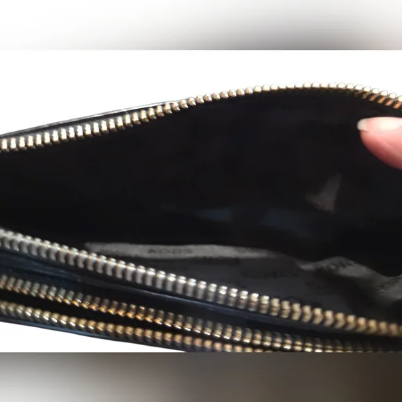 Michael Kors Fulton Crossbody Pebbled Black Leather Bag - FLAWED See Description - Picture 8 of 14